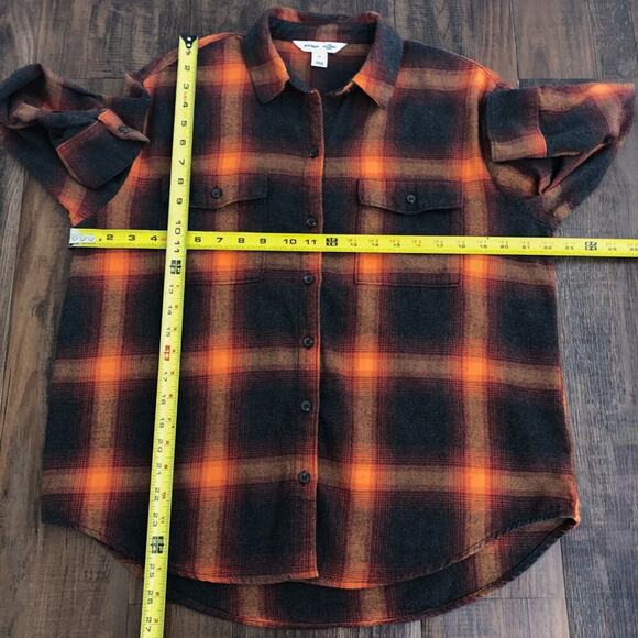 Old Navy Boyfriend Shirt Flannel Swiftie Evermore Size Medium Orange Black Plaid - Picture 8 of 16